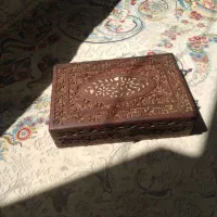 جعبه چوب گردو منبت کاری قدیمی|زیورآلات و اکسسوری|تهران, مظاهری|دیوار