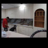 3نفر نجار نیمه ماهر. 3نفر وردست ماهر