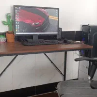 کامپیوتر با تمام لوازم