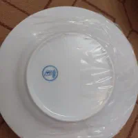 بشقاب وپیش دستی دور طلایی وگل قرمززرین