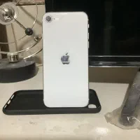 ایفون se 2020 128گیگ