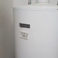 آبگرمکن مخزنی استوانه ای