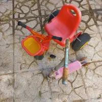 سه چرخه درحدواسکوتر..۱عددرگال ۲طبقه لباس جنس محکم