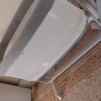 تخت کنار مادر  و گهواره برقی بسیار نو