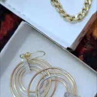 گوشوار و دستبند ۳۵۰ بالا تابلو