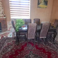 میز نهار خوری قهوه ای در حد نو