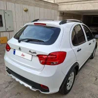 کوییک R بی رنگ