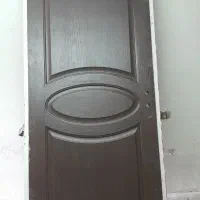 چهار چوب  با درب اتاقی