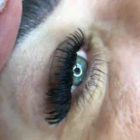 ارائه خدمات تخصصی اکستنشن مژه و کاشت هیدن