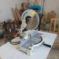 فارسی بر ماکیتا در حد و اره عمود بر