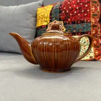 قوری رنگ قهوه ای