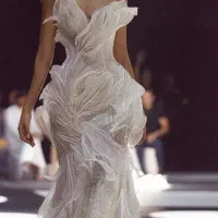 استخدام خیاط ماهر .نیمه ماهر  در مزون زرکوک|استخدام هنری و رسانه|شیراز, شهرک فرهنگیان|دیوار