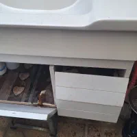 روشویی با آینه بدون شیر