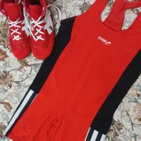کفش و لباس کشتی
