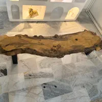 میز چوب نارون و رزین پایه فلز رنگ کوره ای کار دست|مبلمان خانگی و میز عسلی|تهران, مهران|دیوار