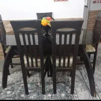 میز نهار خوری 6نفره ولی دوتا ازصندلیهاش شکسته