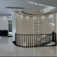 دانش آموز چسبیده به فرهنگ/۱۶۰متر/آکواریومی از نور