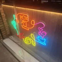 فروشنده نان وشیرینی