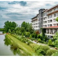 استخدام نیروی خدماتی در هتل اسپیناس آستارا