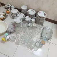 مقداری ظروف منزل