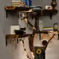 کتابخانه و شلف دیواری چوبی دست‌ساز درخت و روستیک