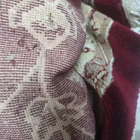 کناره فرش  4 متر در 2 متر به فروش میرسد