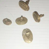 مهرهای قدیمی برنجی|کلکسیون اشیاء عتیقه|رودهن, |دیوار