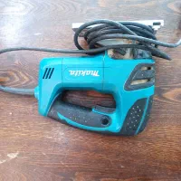 فارسی‌بر عمود‌بر بشقابی میخکوب منگنه‌کوب