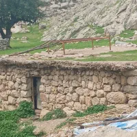 تخت اهنی