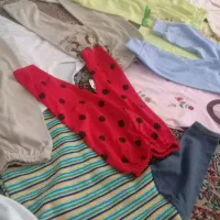 لباس بچه|کفش و لباس بچه|بومهن, |دیوار