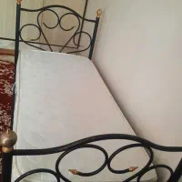 تخت یک نفره فلزی باتشک