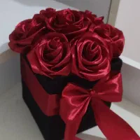 باکس گل زرشکی