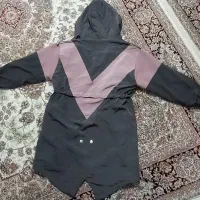 تعدادی لباس به فروش میرسد