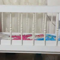 تخت گهوارهی کودک