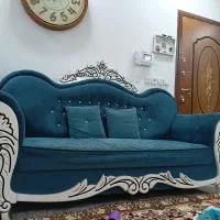مبلمان هشت نفره و سه عدد میز عسلی