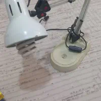 چراغ مطالعه تنظیم شونده