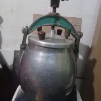 زودپز خمره ای رو گازی قدیمی در حد نو