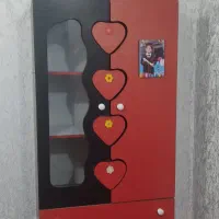 کمد لباس نوجوان سالم