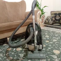 یک عدد جاروبرقی