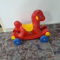 تعدادی وسایل کودک و شخصی(لباس محلی..لباس مجلسی)