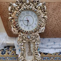 دو عدد ساعت نو