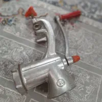 چرخ گوشت قدیمی دستی