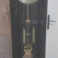 ساعت کنار سالنی