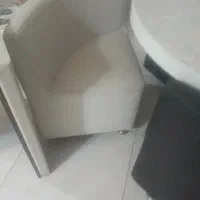 میز ناهار خوری چرم