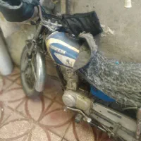 یک متور سکلت مدل ۸۳‌ مدارک اماده تعویض پلاک