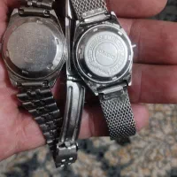 دو عدد ساعت قدیمی