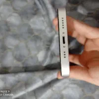 اپل iPhone 13 با حافظهٔ ۱۲۸ گیگابایت