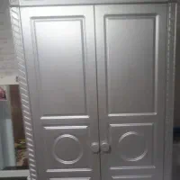 کمد لباس و ویترین در حد نو