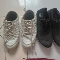 دوعدد کتونی سفید ومشکی