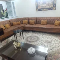 مبلمان یازده نفره چرم دوخت عالی همراه میز عسلی